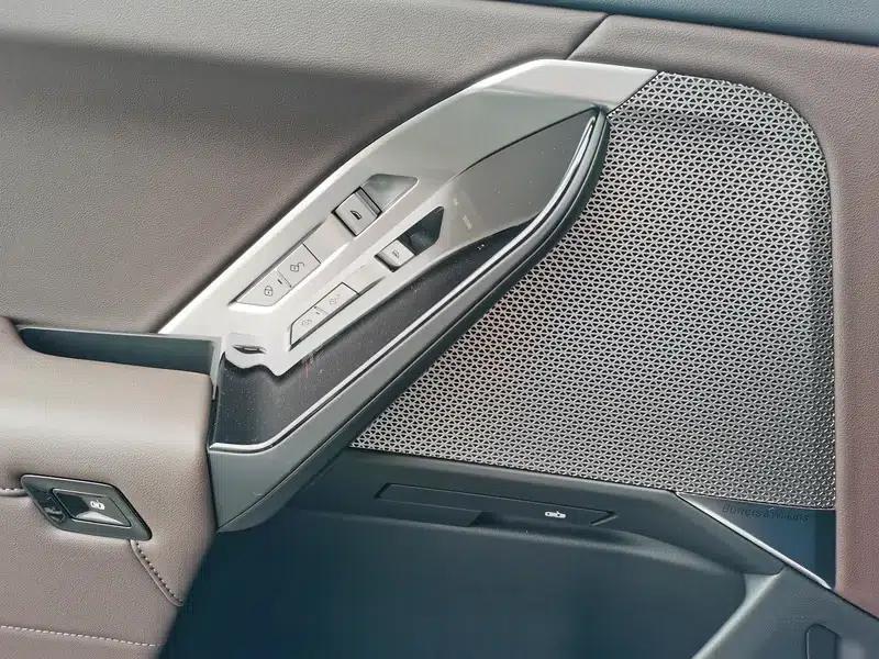 BMW i7 2023 eDrive50L Leading Luxury Package — миниатюра 11