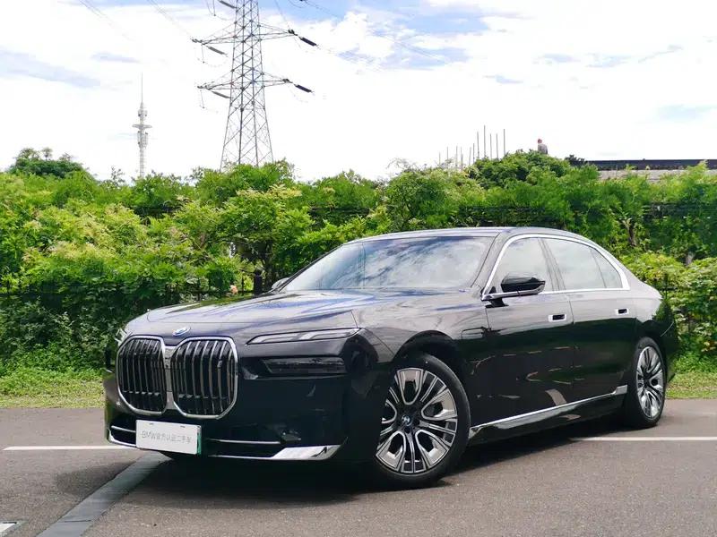 BMW i7 2023 eDrive50L Leading Luxury Package — миниатюра 14