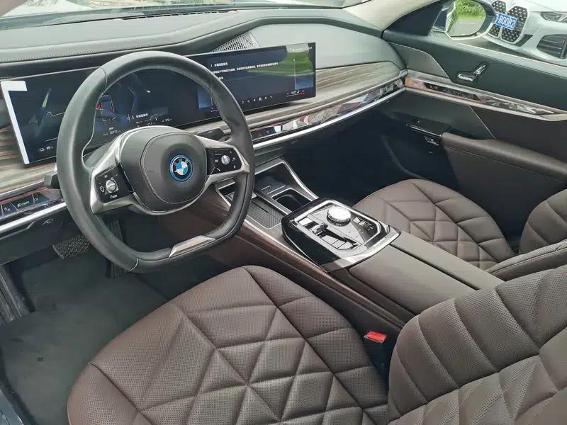 BMW i7 2023 eDrive50L Leading Luxury Package — миниатюра 22
