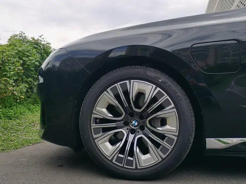 BMW i7 2023 eDrive50L Leading Luxury Package — миниатюра 7