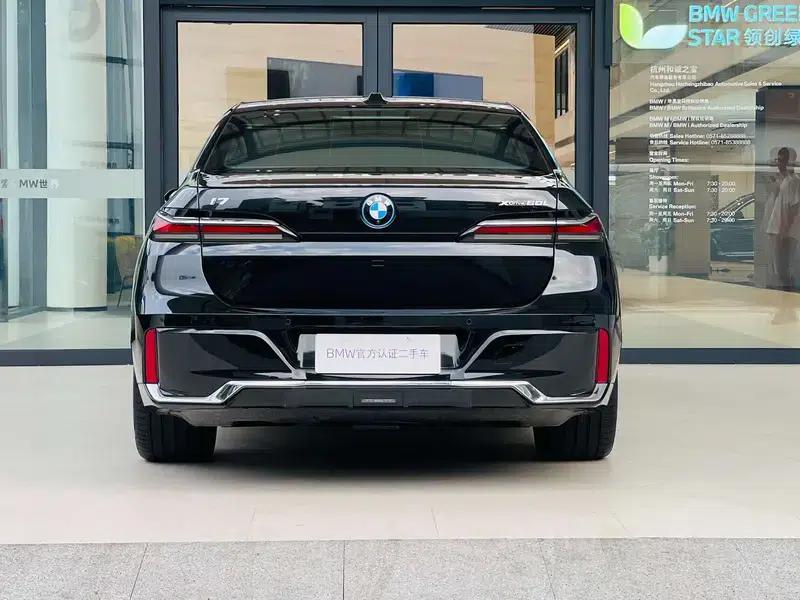 BMW i7 2023 xDrive60L Luxury Package — миниатюра 4