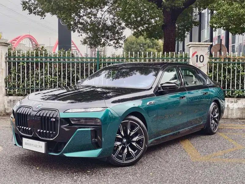 BMW i7 2023 M70L xDrive — миниатюра 1
