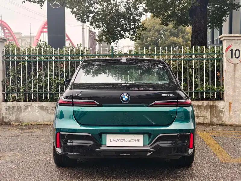 BMW i7 2023 M70L xDrive — миниатюра 4