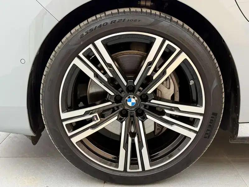 BMW i7 2023 eDrive50L Premium M Sport Package — миниатюра 10