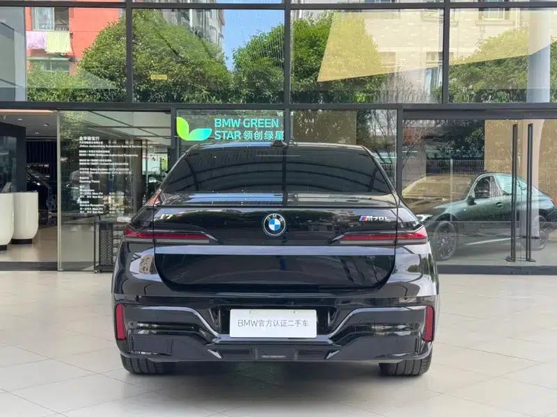 BMW i7 2023 M70L xDrive — миниатюра 4