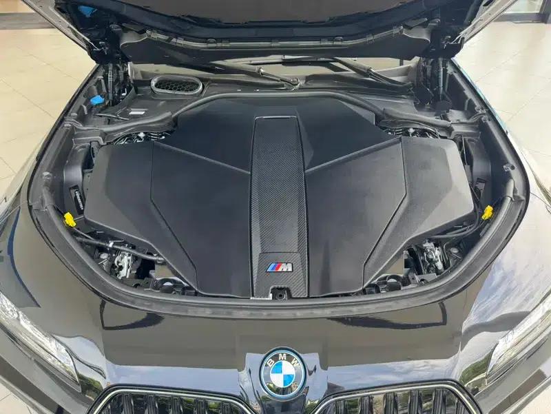 BMW i7 2023 M70L xDrive — миниатюра 7