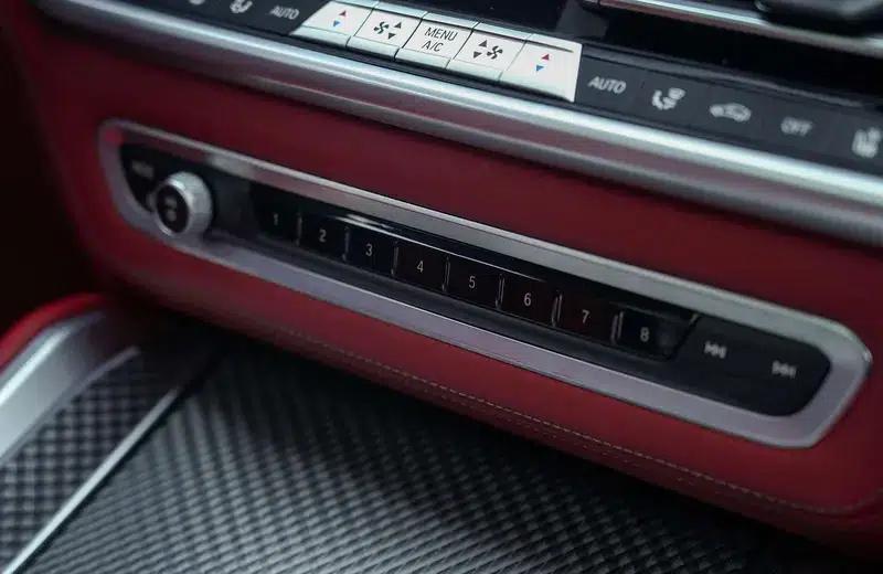 2020 BMW X6 M — миниатюра 15