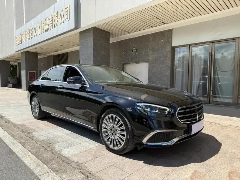 Mercedes-Benz E-Class 2021 Facelift E 300 L Fashion Sedan — миниатюра 3