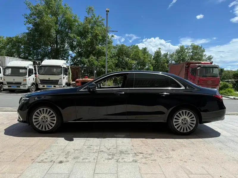 Mercedes-Benz E-Class 2021 Facelift E 300 L Fashion Sedan — миниатюра 4