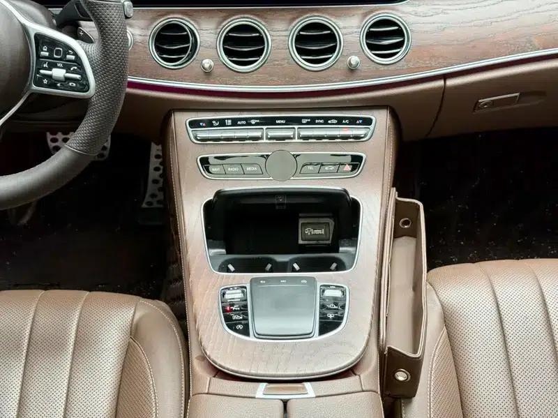 Mercedes-Benz E-Class 2020 Facelift E 300 L Special Edition — миниатюра 13