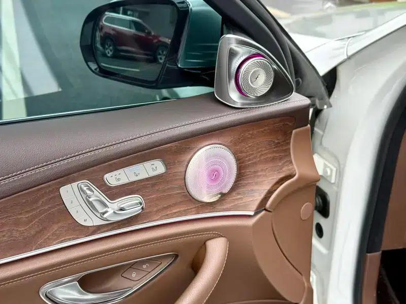 Mercedes-Benz E-Class 2020 Facelift E 300 L Special Edition — миниатюра 25