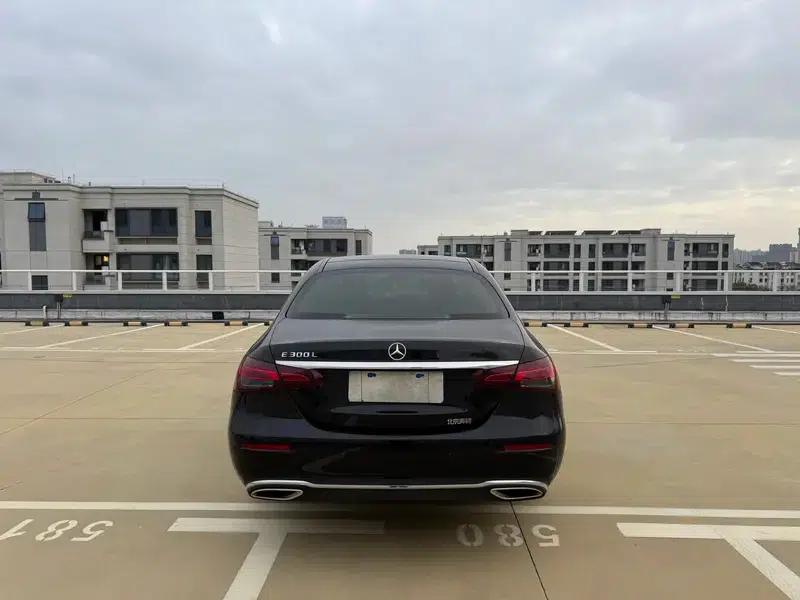 2023 Mercedes-Benz E-Class E 300 L Luxury Sedan — миниатюра 5