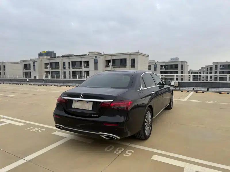 2023 Mercedes-Benz E-Class E 300 L Luxury Sedan — миниатюра 6