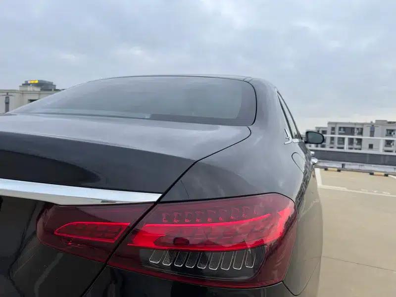 2023 Mercedes-Benz E-Class E 300 L Luxury Sedan — миниатюра 9