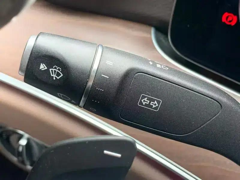 2019 Mercedes-Benz E-Class E 200 L — миниатюра 13