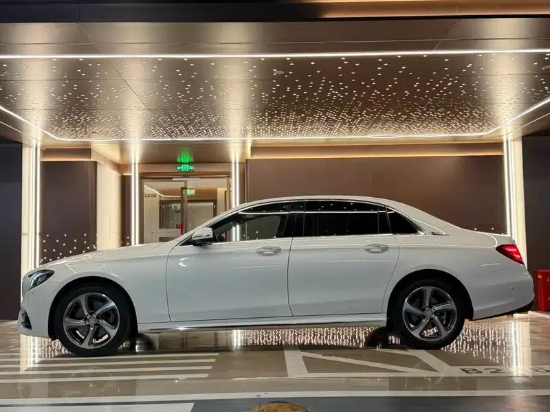 2017 Mercedes-Benz E-Class E 200 L Sport 4MATIC — миниатюра 19
