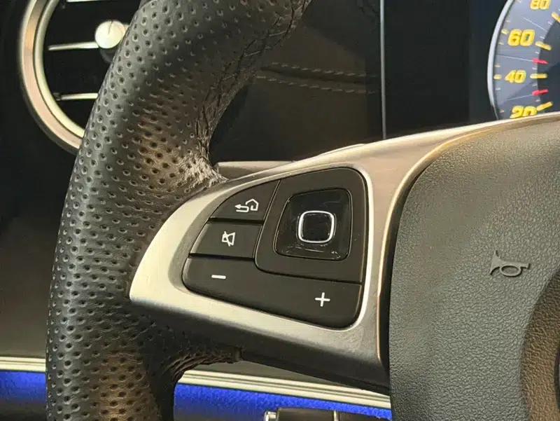 2017 Mercedes-Benz E-Class E 200 L Sport 4MATIC — миниатюра 23