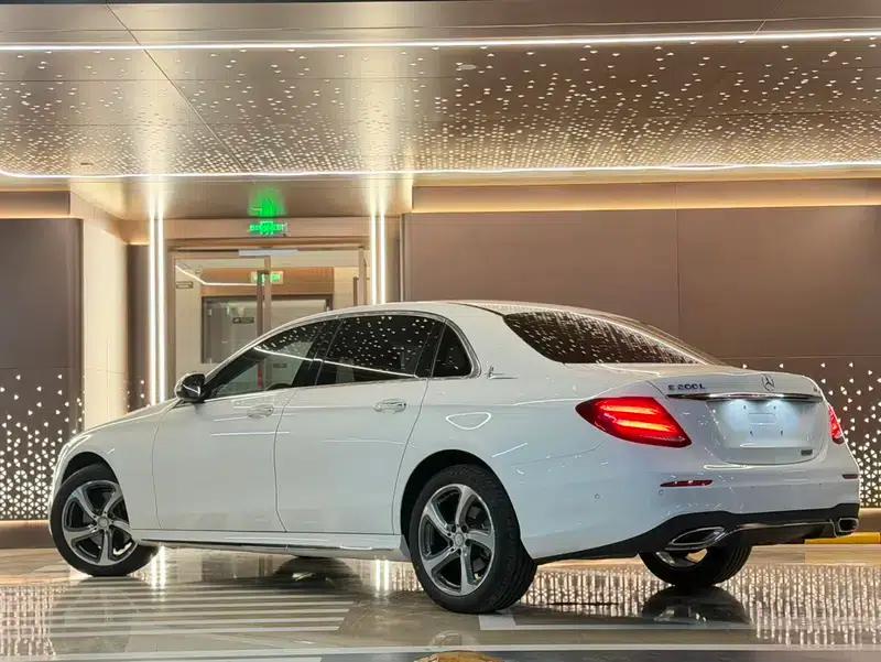 2017 Mercedes-Benz E-Class E 200 L Sport 4MATIC — миниатюра 5