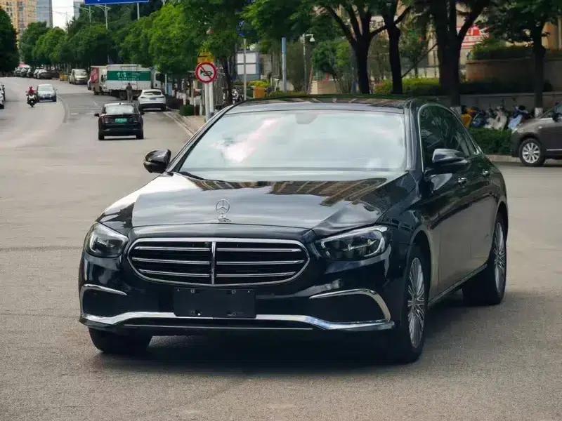 Mercedes-Benz E-Class 2021 Facelift E 300 L Luxury Sedan — миниатюра 1