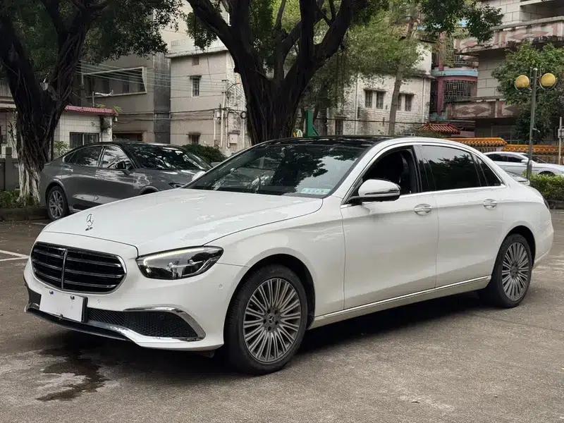 Mercedes-Benz E-Class 2021 E 300 L Luxury Sedan — миниатюра 1