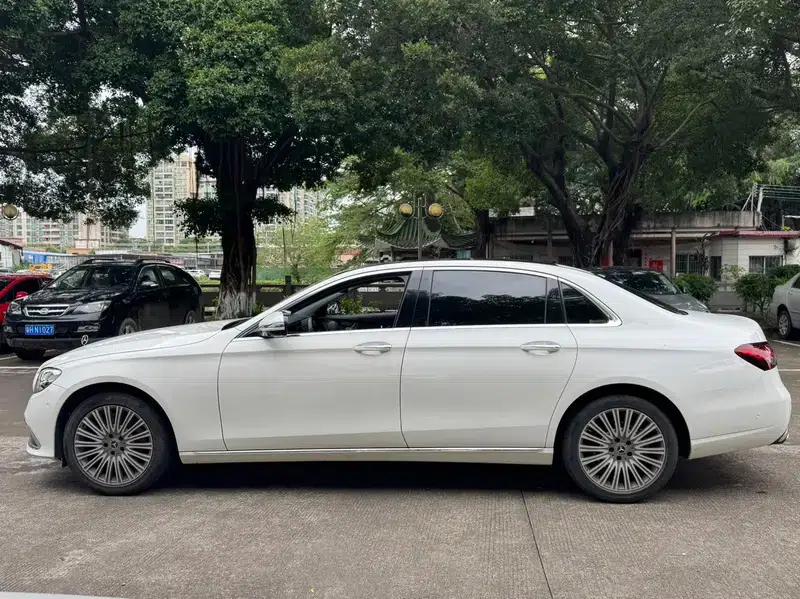 Mercedes-Benz E-Class 2021 E 300 L Luxury Sedan — миниатюра 3