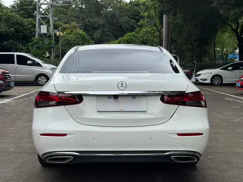 Mercedes-Benz E-Class 2021 E 300 L Luxury Sedan — миниатюра 5