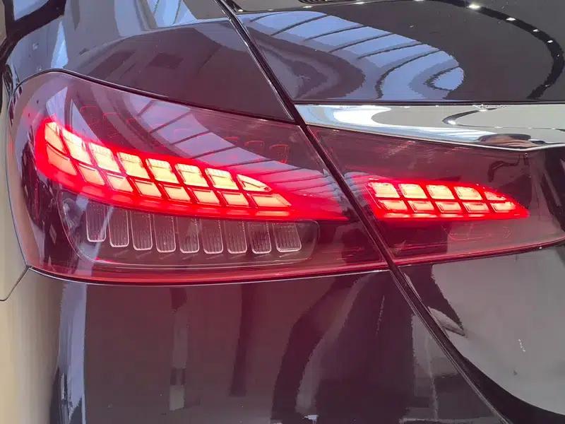 Mercedes-Benz E-Class 2022 E 300 L Luxury Sedan — миниатюра 10