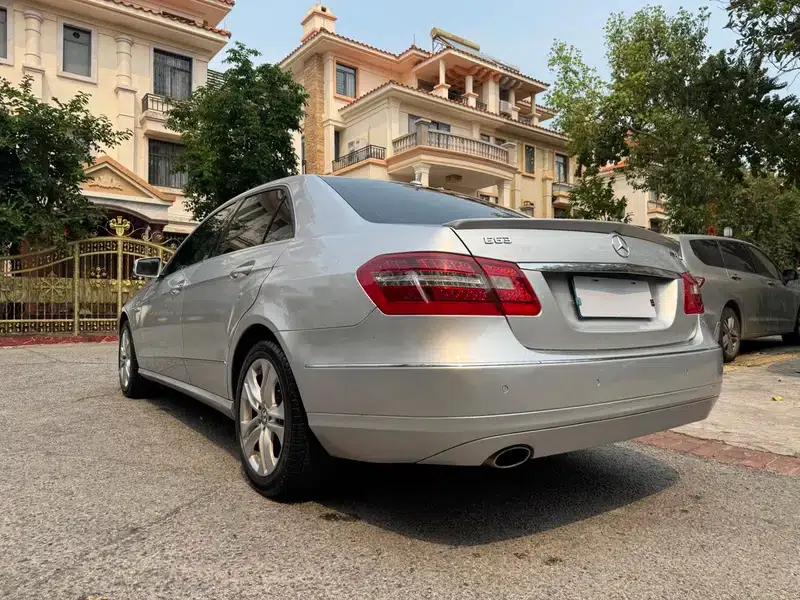 Mercedes-Benz E-Class (Imported) 2010 E 200 CGI Elegance — миниатюра 4