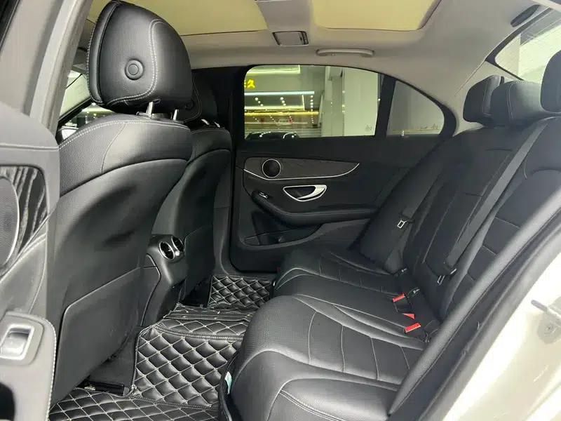 2015 Mercedes-Benz C-Class C 200 L Sport — миниатюра 16