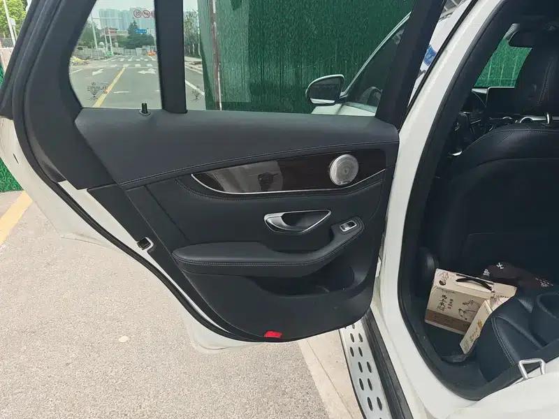 2016 Mercedes-Benz GLC 260 4MATIC Luxury — миниатюра 17
