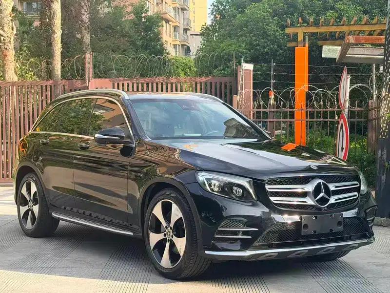 2018 Mercedes-Benz GLC 300 4MATIC Dynamic — миниатюра 3