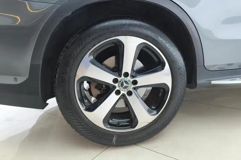 2018 Mercedes-Benz GLC 260 4MATIC Luxury — миниатюра 4