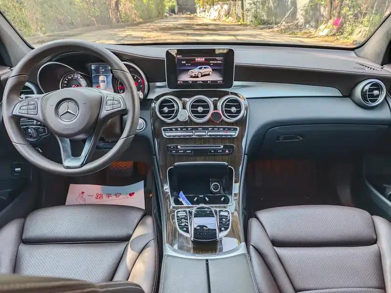 2018 Mercedes-Benz GLC 260 4MATIC Dynamic — миниатюра 17