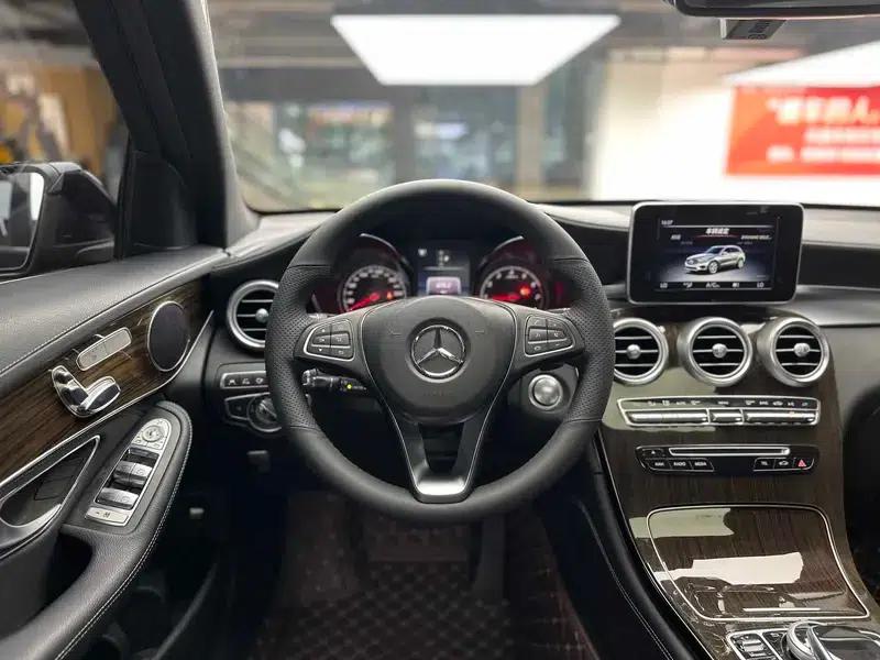 2017 Mercedes-Benz GLC 260 4MATIC Luxury — миниатюра 14