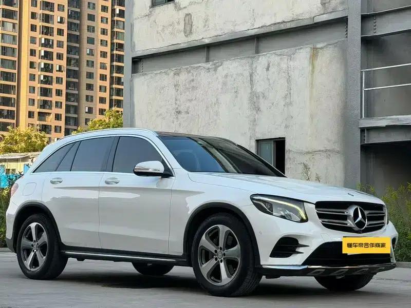 2017 Mercedes-Benz GLC 260 4MATIC Luxury — миниатюра 3
