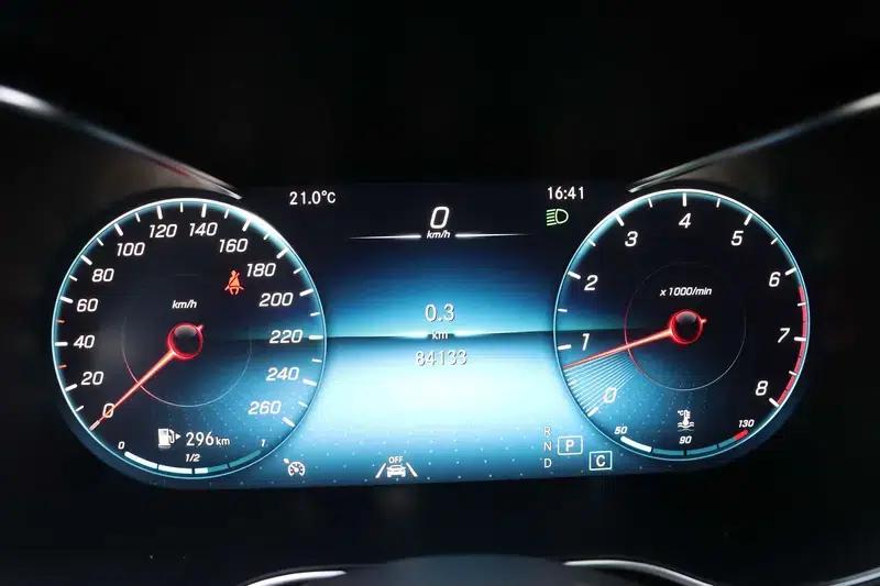 2020 Mercedes-Benz GLC 300 L 4MATIC Dynamic — миниатюра 17