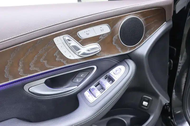 2020 Mercedes-Benz GLC 300 L 4MATIC Dynamic — миниатюра 10