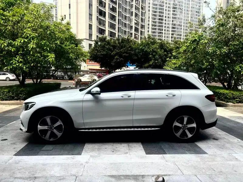 2017 Mercedes-Benz GLC 260 4MATIC Luxury — миниатюра 4
