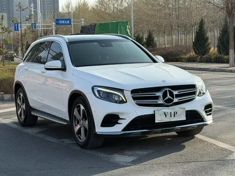 2016 Mercedes-Benz GLC 300 4MATIC Luxury — миниатюра 3