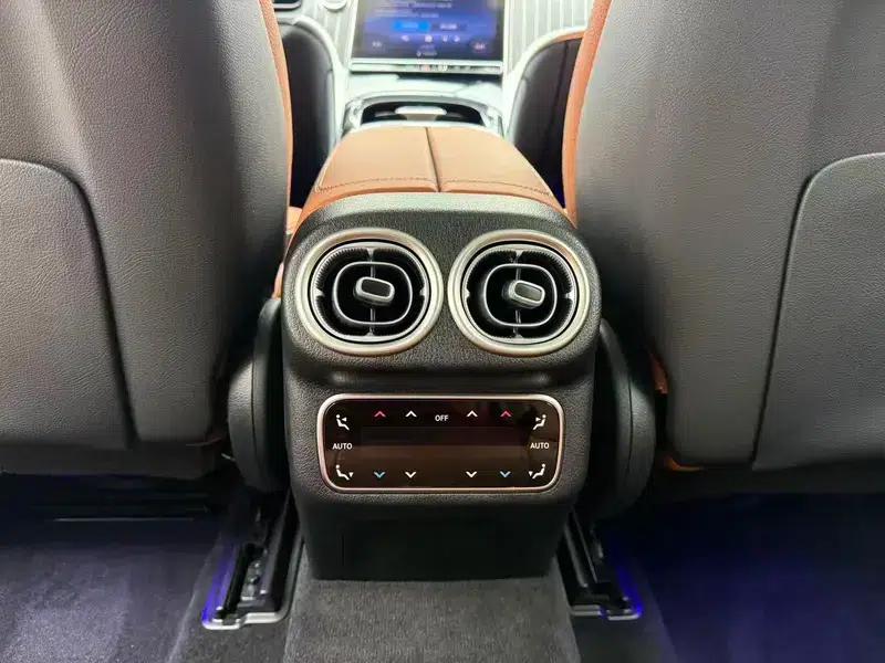 2024 Mercedes-Benz GLC 300 L 4MATIC Dynamic 5-seater — миниатюра 9