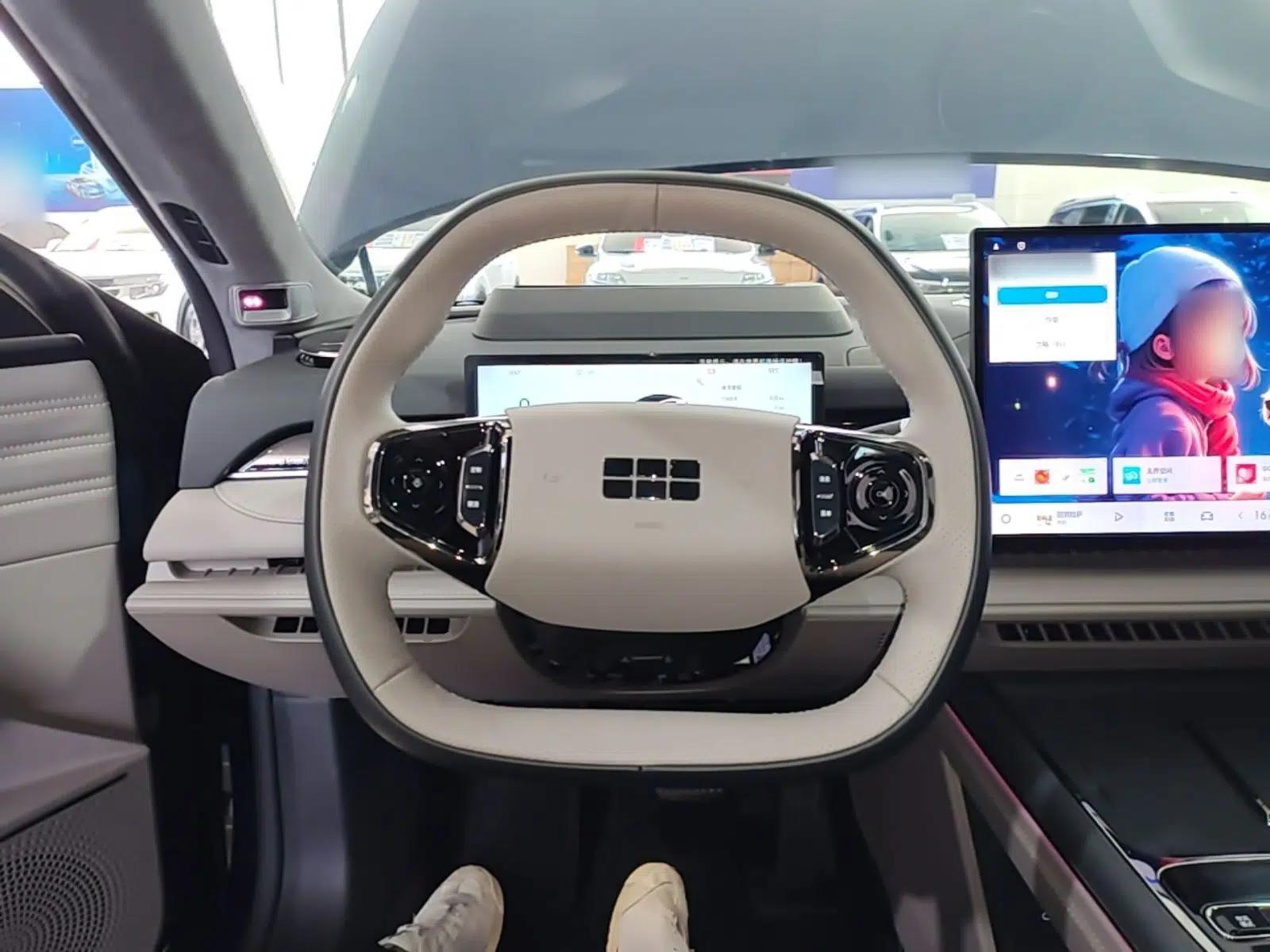 Geely Galaxy 8 2025 130km EM-P Starship Edition — миниатюра 13