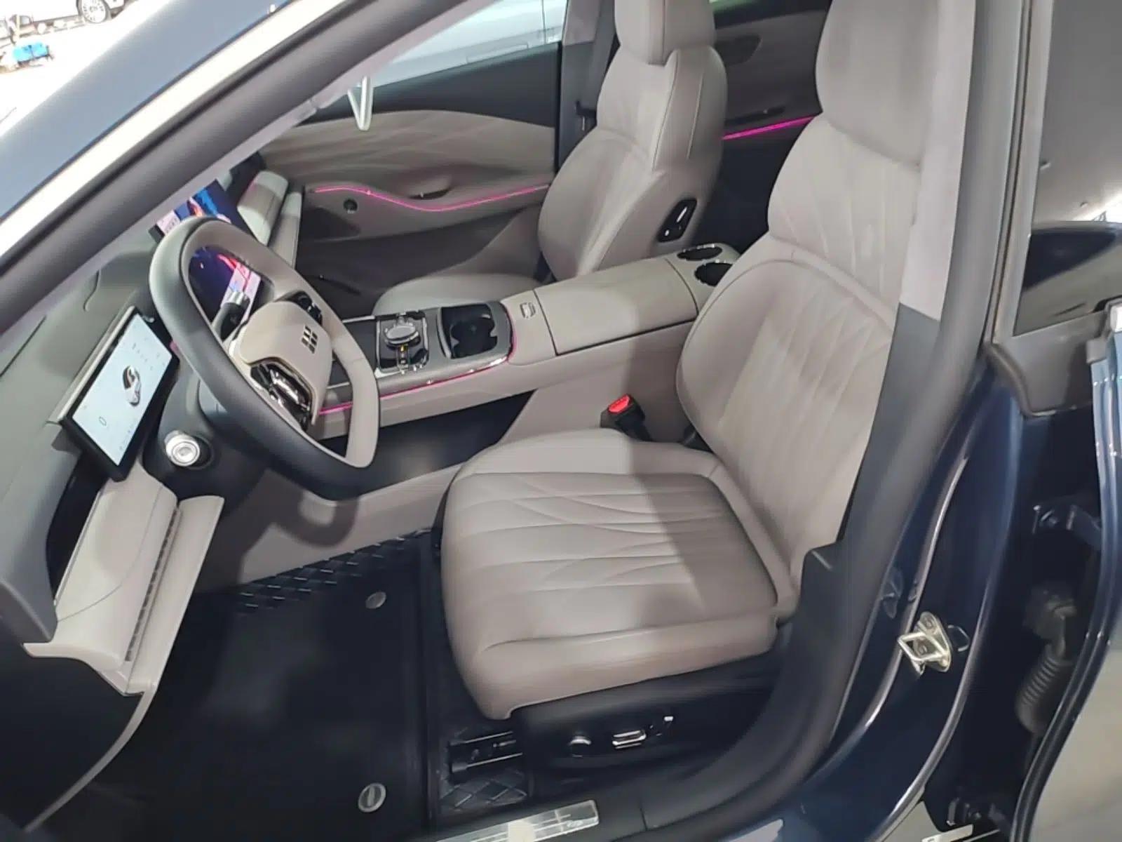 Geely Galaxy 8 2025 130km EM-P Starship Edition — миниатюра 17