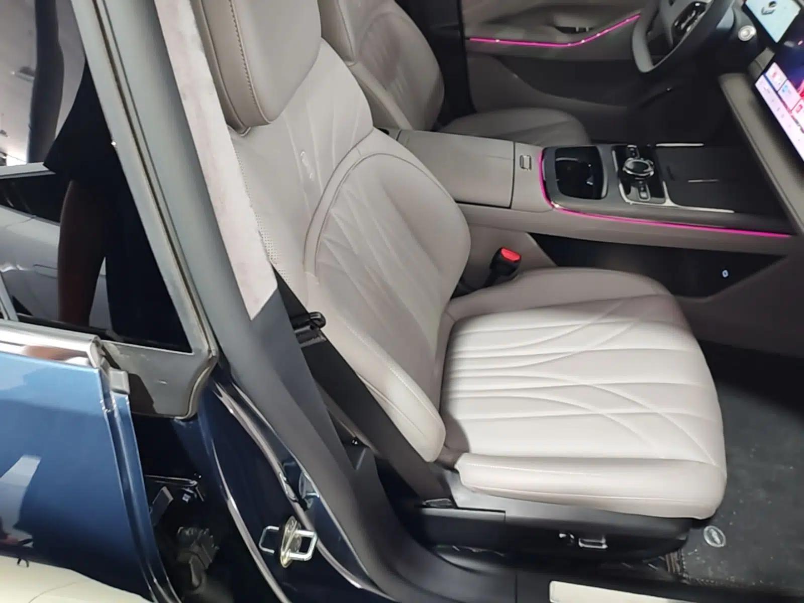 Geely Galaxy 8 2025 130km EM-P Starship Edition — миниатюра 19