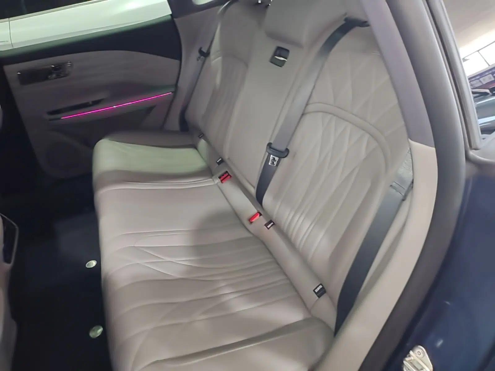 Geely Galaxy 8 2025 130km EM-P Starship Edition — миниатюра 20