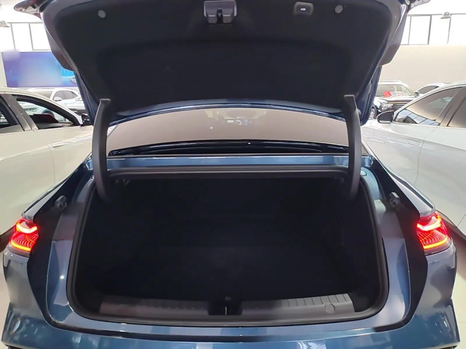 Geely Galaxy 8 2025 130km EM-P Starship Edition — миниатюра 22