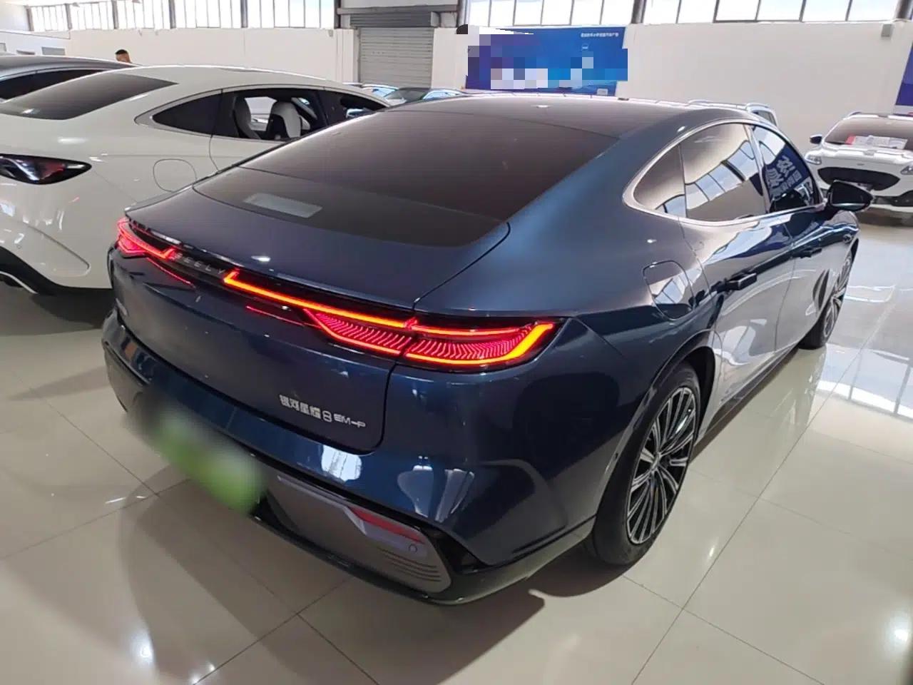 Geely Galaxy 8 2025 130km EM-P Starship Edition — миниатюра 6