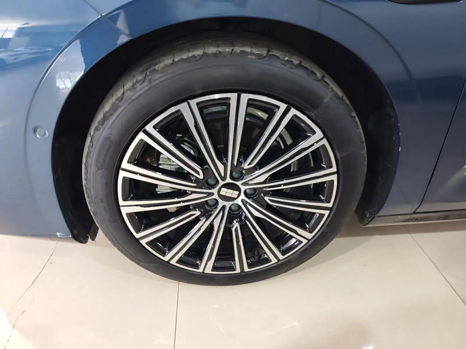 Geely Galaxy 8 2025 130km EM-P Starship Edition — миниатюра 10
