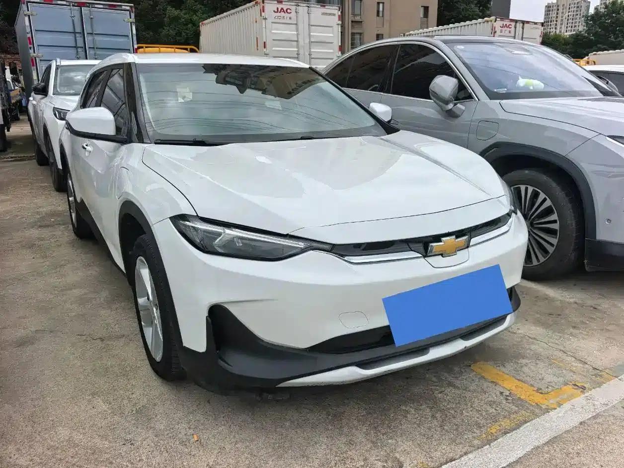 Chevrolet Menlo 2022 Galaxy Edition — миниатюра 3