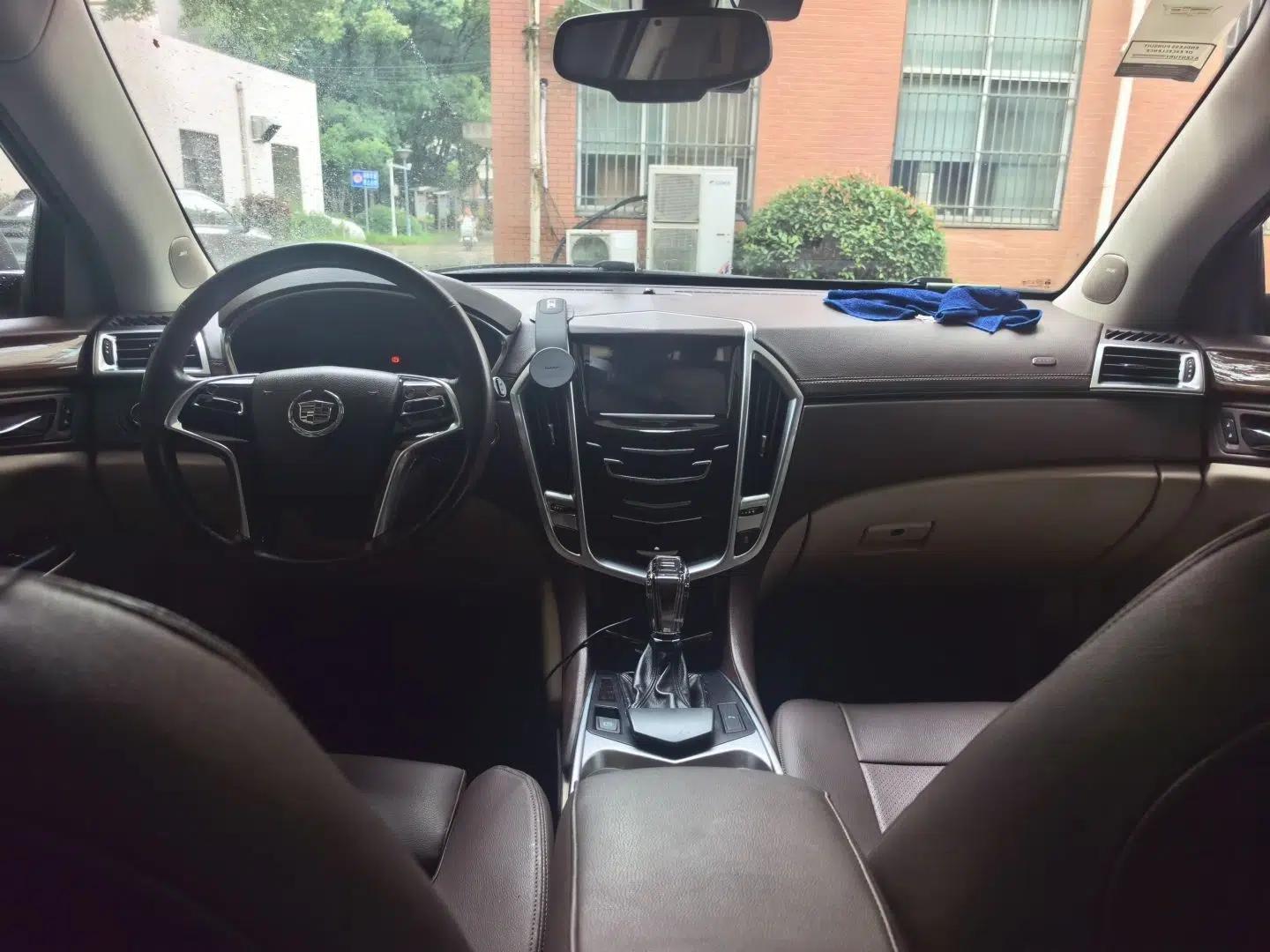 Cadillac SRX 2014 3.0L Leading Model — миниатюра 9