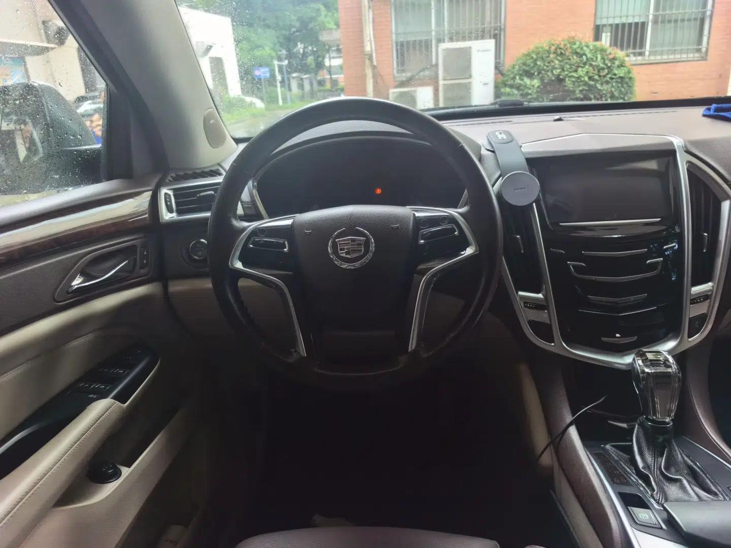 Cadillac SRX 2014 3.0L Leading Model — миниатюра 10